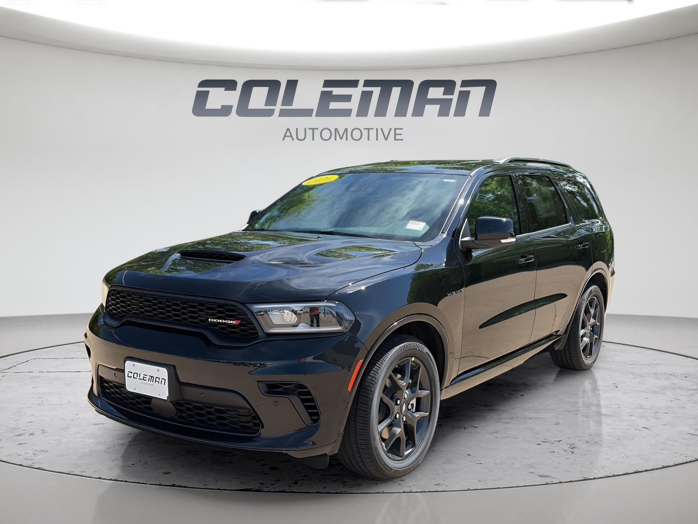 2026 Dodge Durango DURANGO GT PLUS AWD HEMI V8 in Diamond Black Clear-Coat Exterior Paint — front three-quarter view